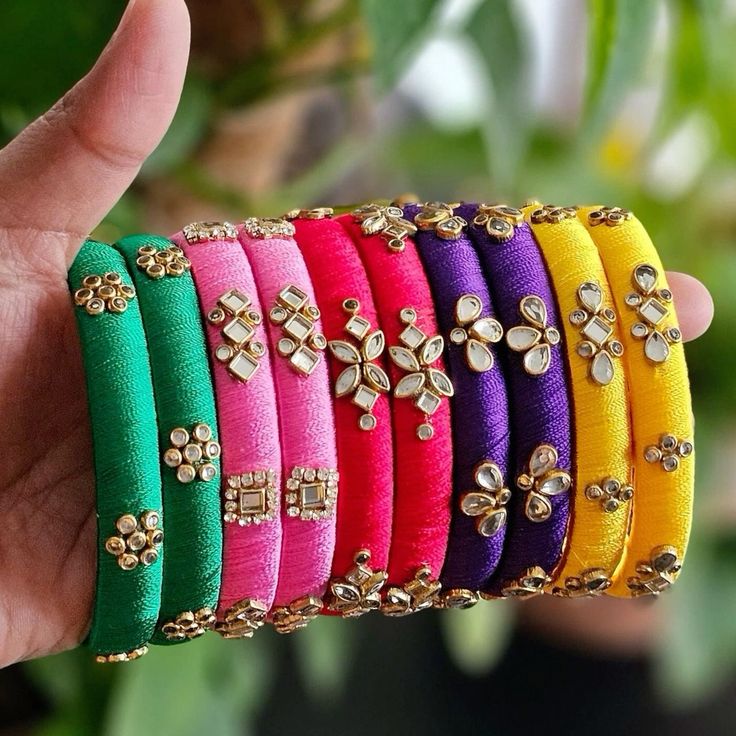 simple design thread bangles