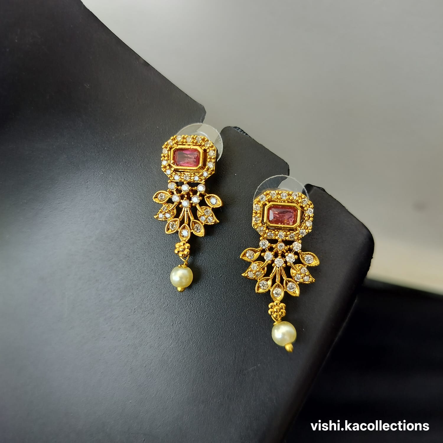 antique multistone choker with pearls