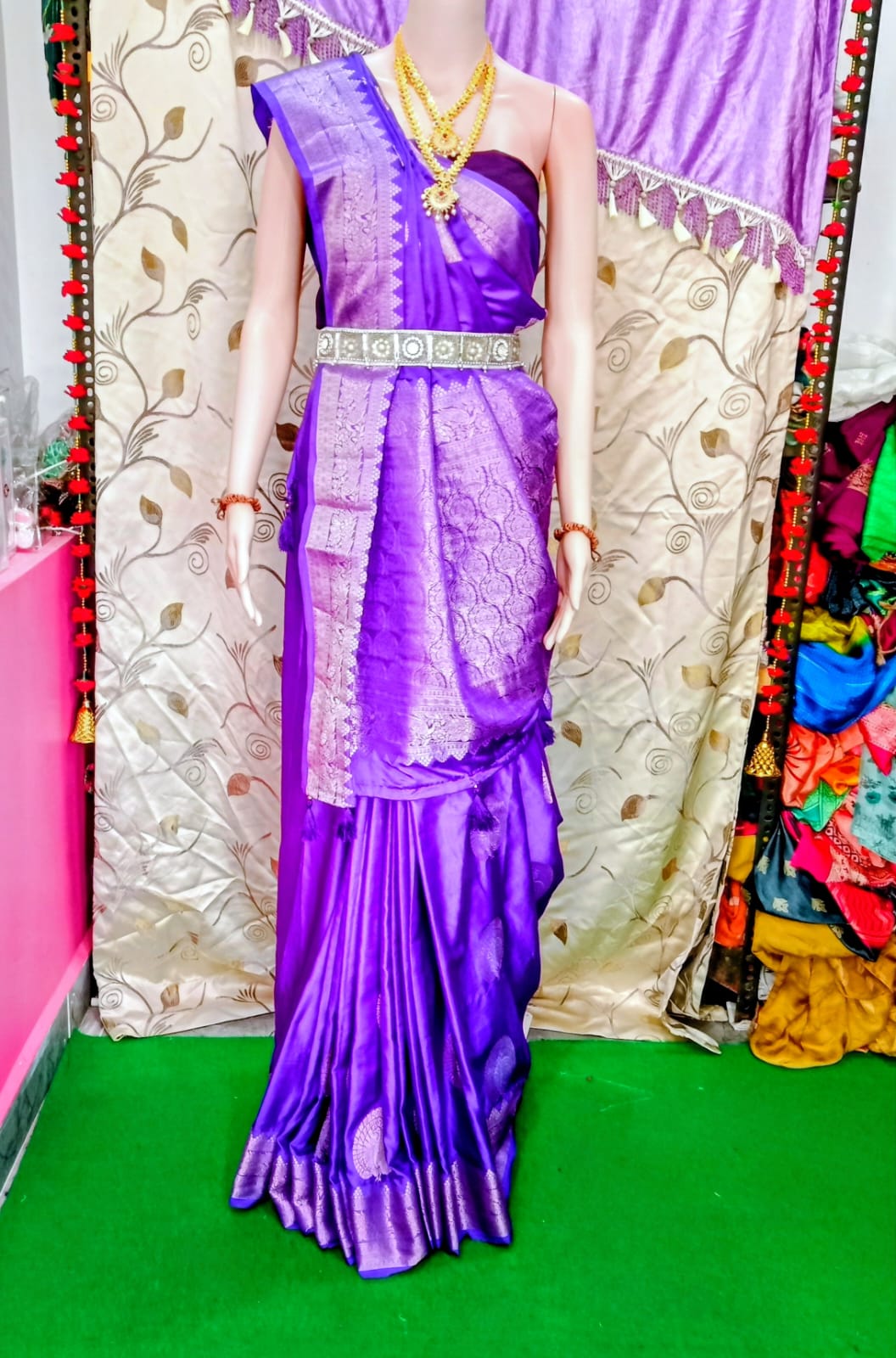 EXCLUSIVE SRAVANAM COLLECTION     Beautiful  semi semi raw mango pattu   sarees   Allover nice  weaving  and   weaving  border   Nice rich pallu and blouse as in pic