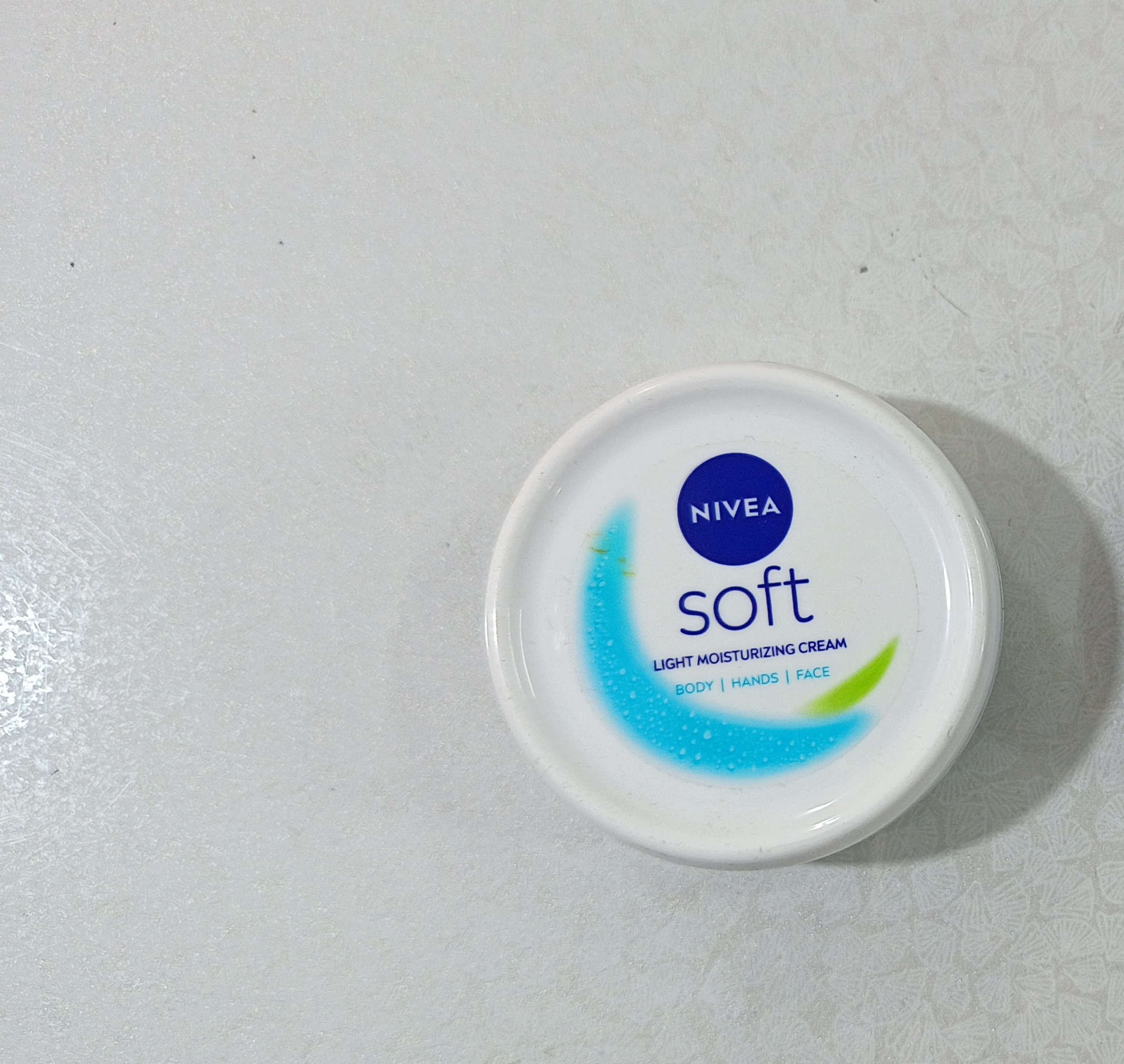 Nivea soft moisturizing cream