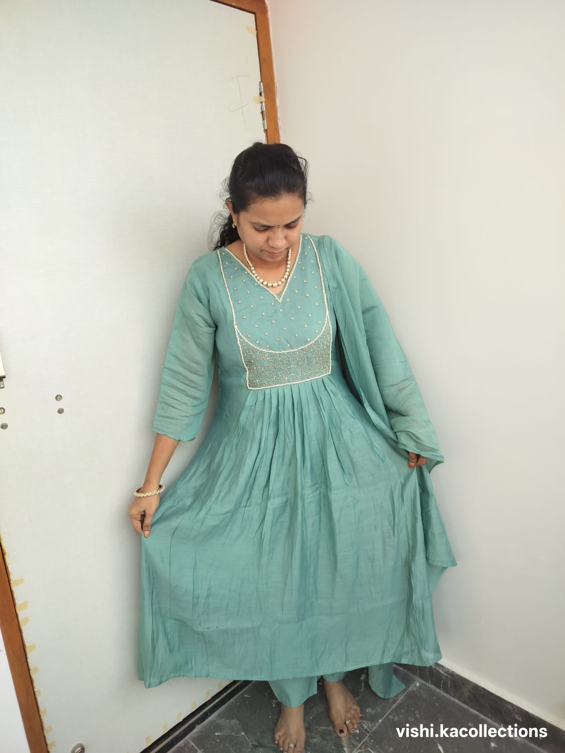 green mulchanderi fabric